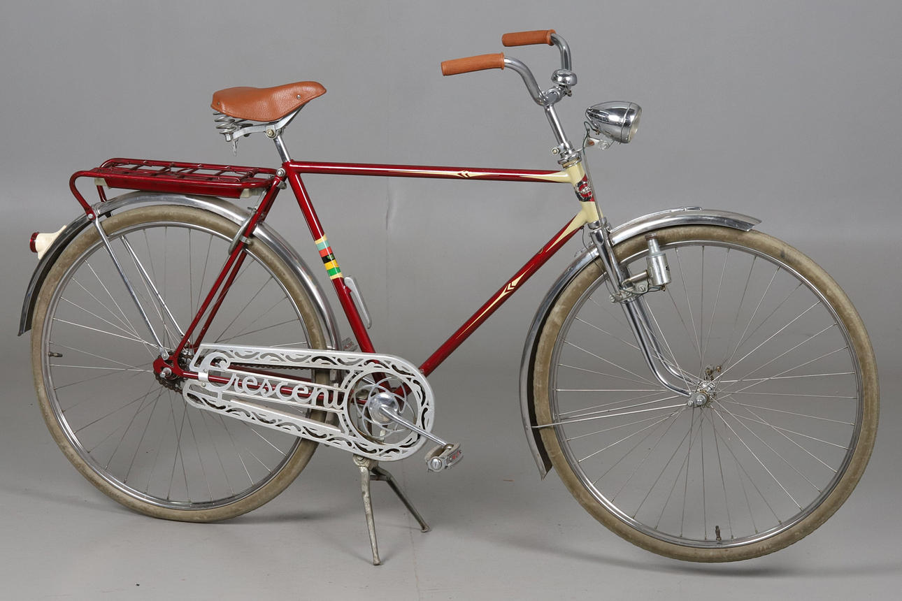 HERRECYKEL, 28 tommer, Crescent, 1957 modelår.