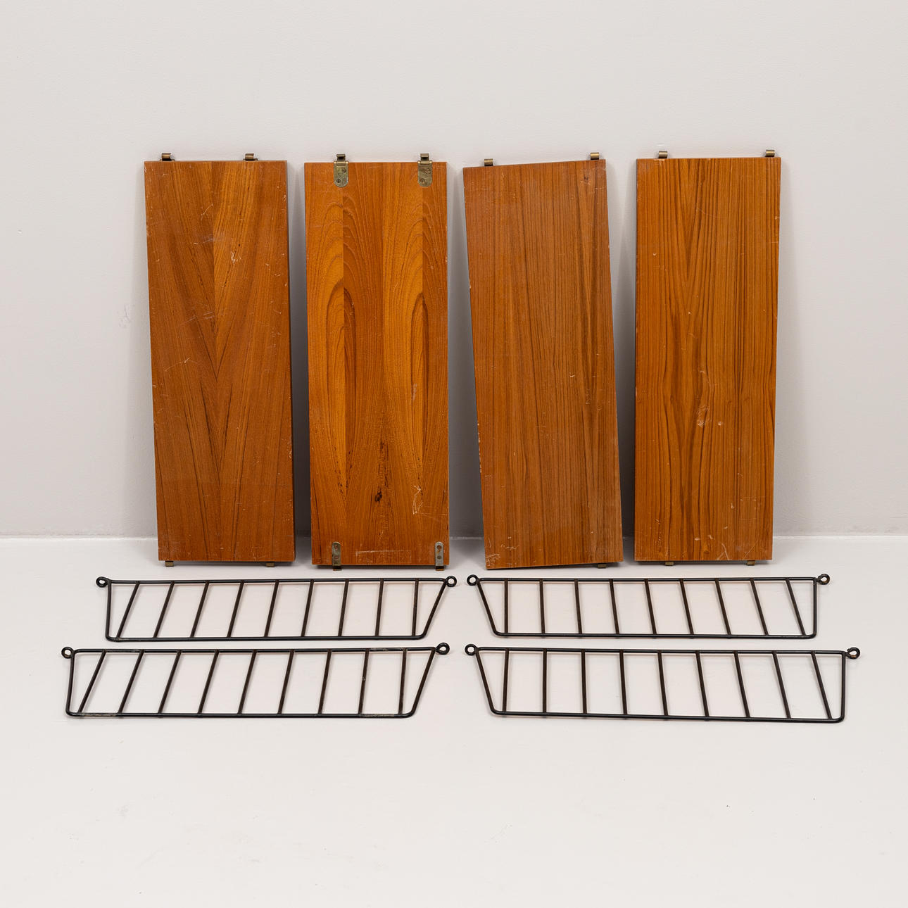 NILS & KAJSA STRINNING. 8 delar, hyllsystem, "String", 1900-talets andra hälft.