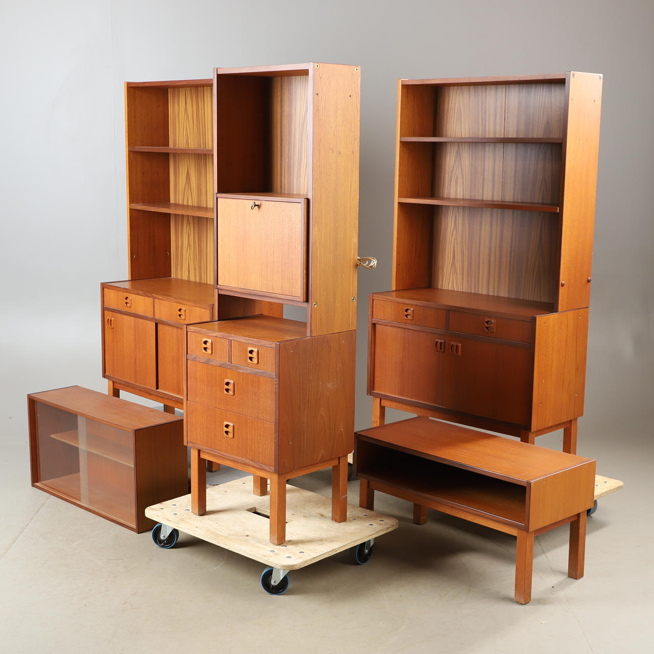 BOKHYLLA, 4 sektioner, teak, 1900-talets mitt.