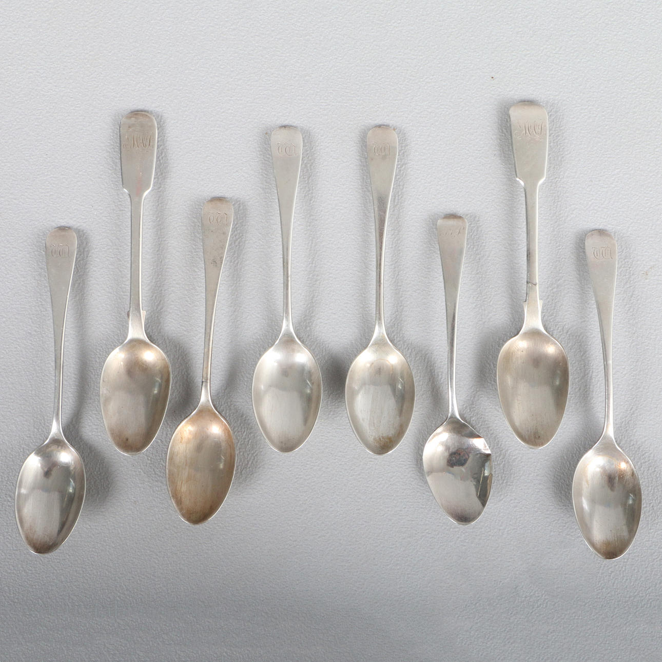 EIGHT VICTORIAN SILVER TEASPOONS (8).