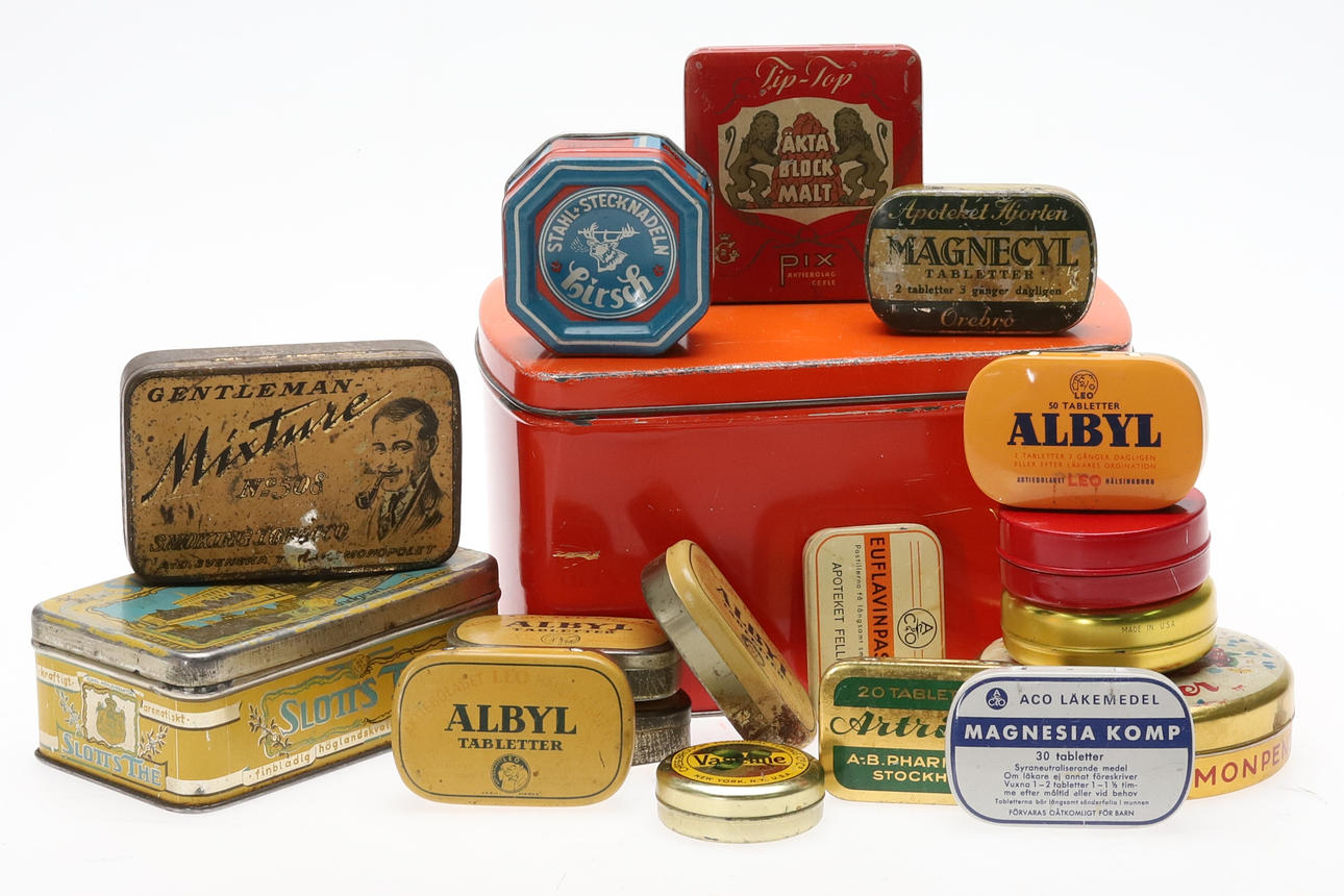 PLÅTBURKAR. 18 st, 1900-tal.