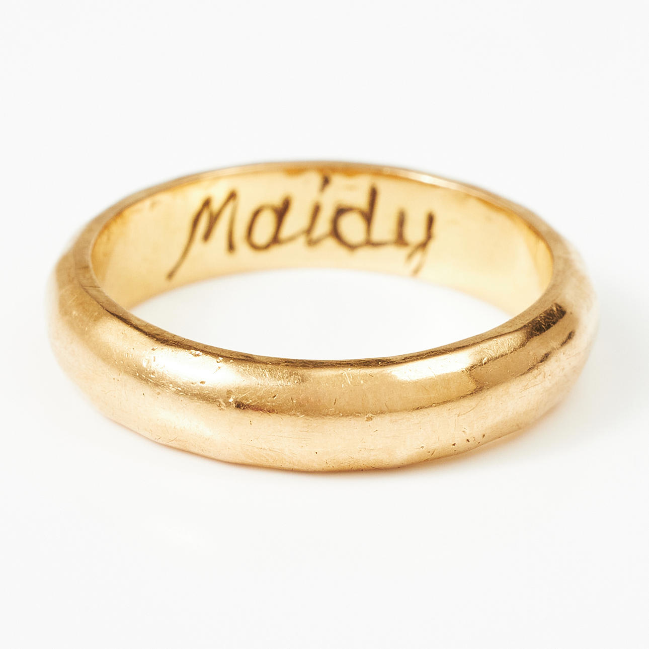 RING, 18k gold, smooth model, Arezzo/Italy.