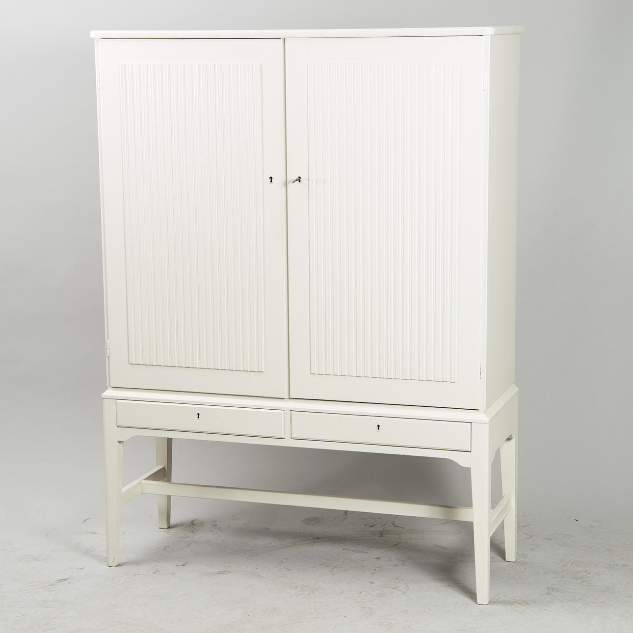 MATSALSSKÅP, vitmålat, Carl Malmstenstil, Svensk Fur.