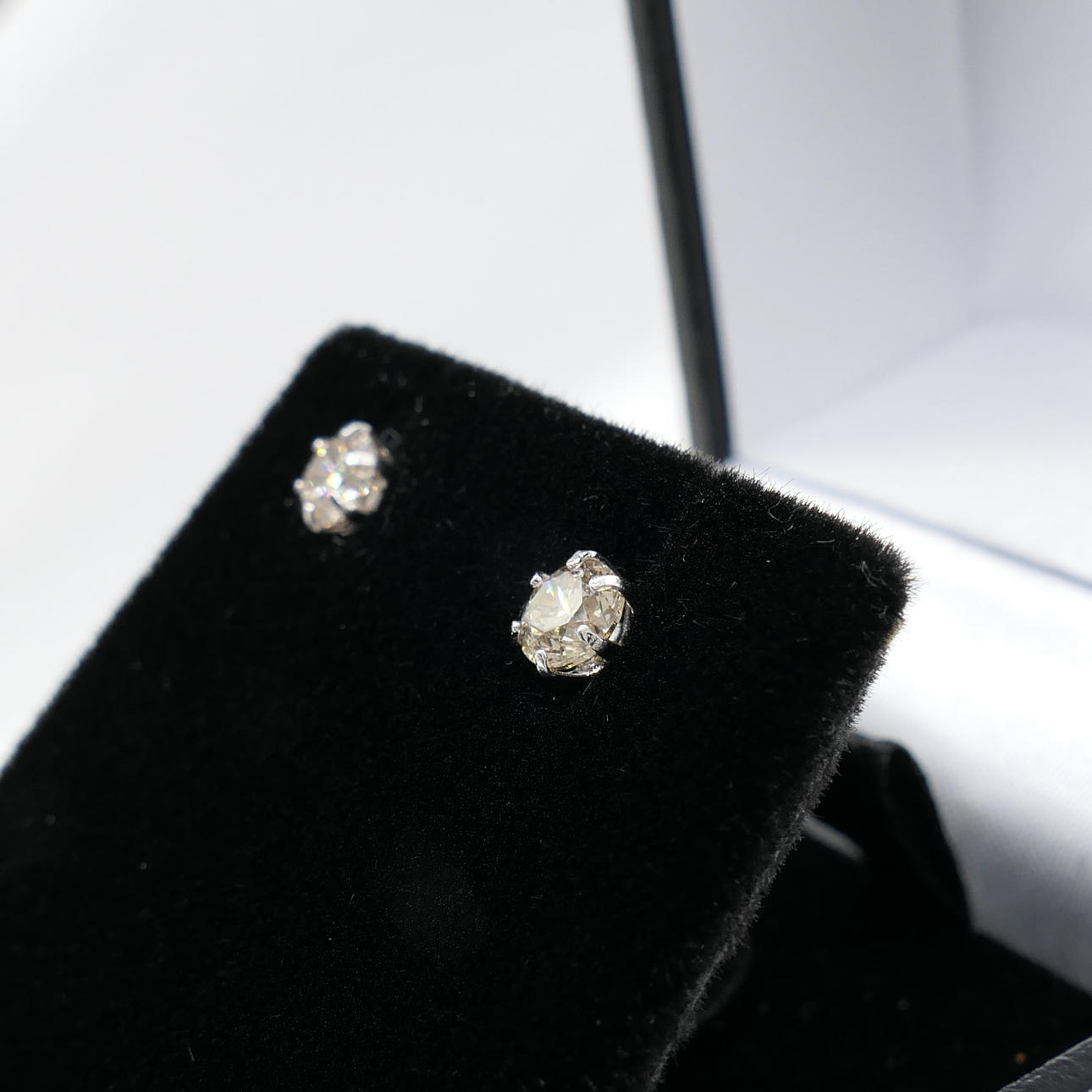0.60CT DIAMOND studs.