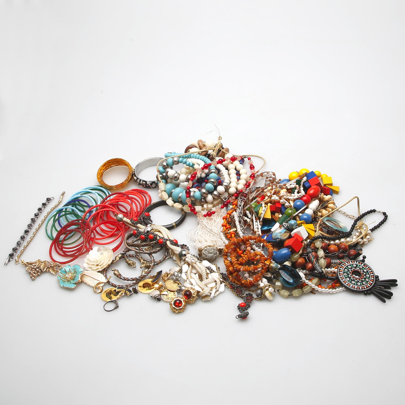 BIJOUTERIER, ett 40-tal, 1900-talets andra hälft.