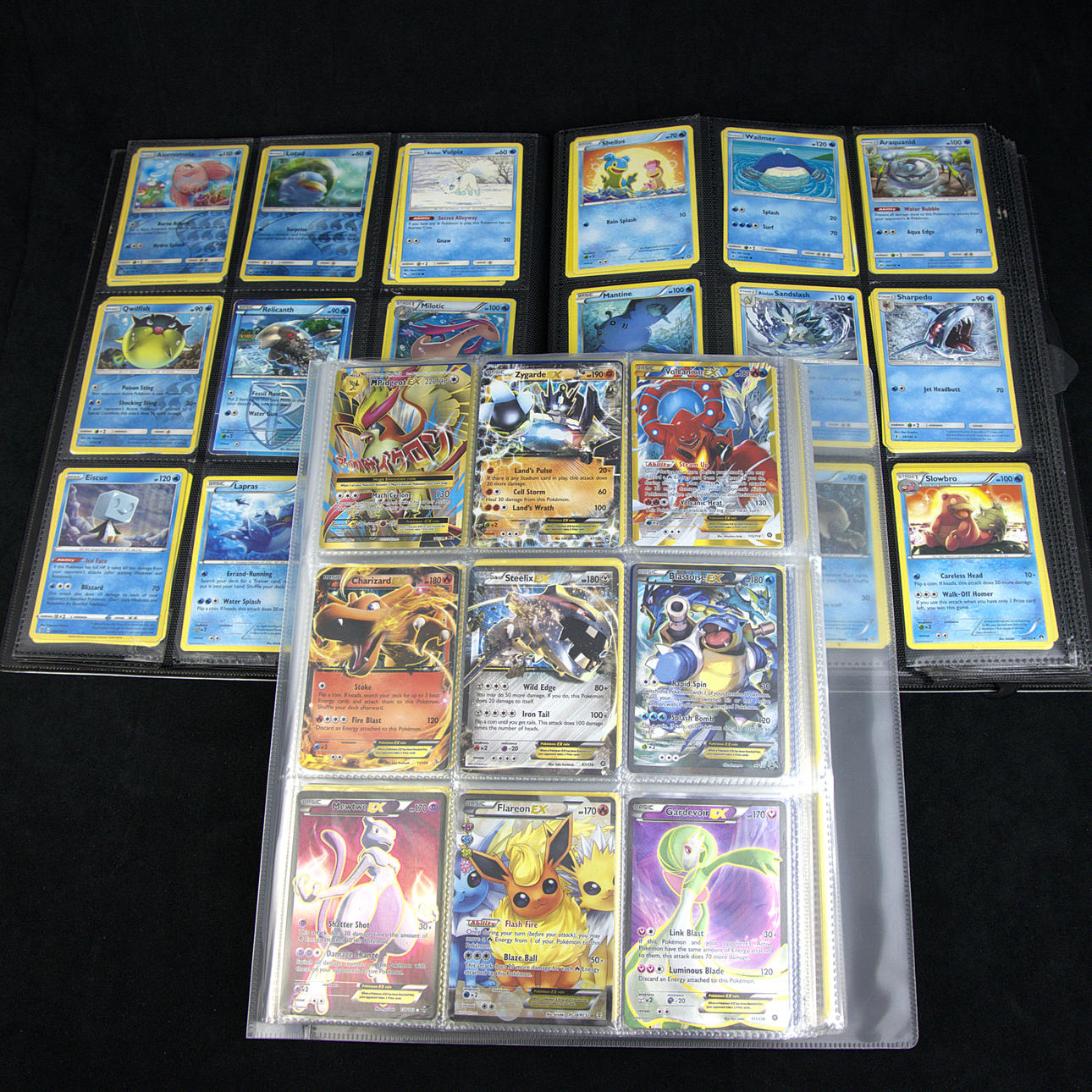 POKÉMON CARD, 2 binders, approx. 500 cards.