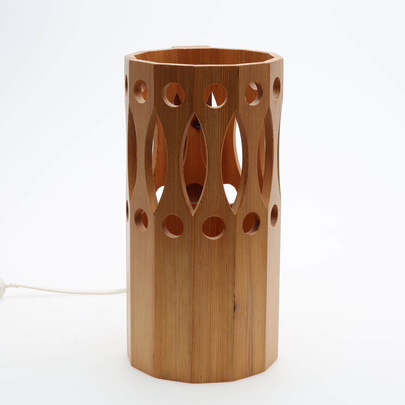 WALL LAMP, pine. Tagged L-O Nilsson.