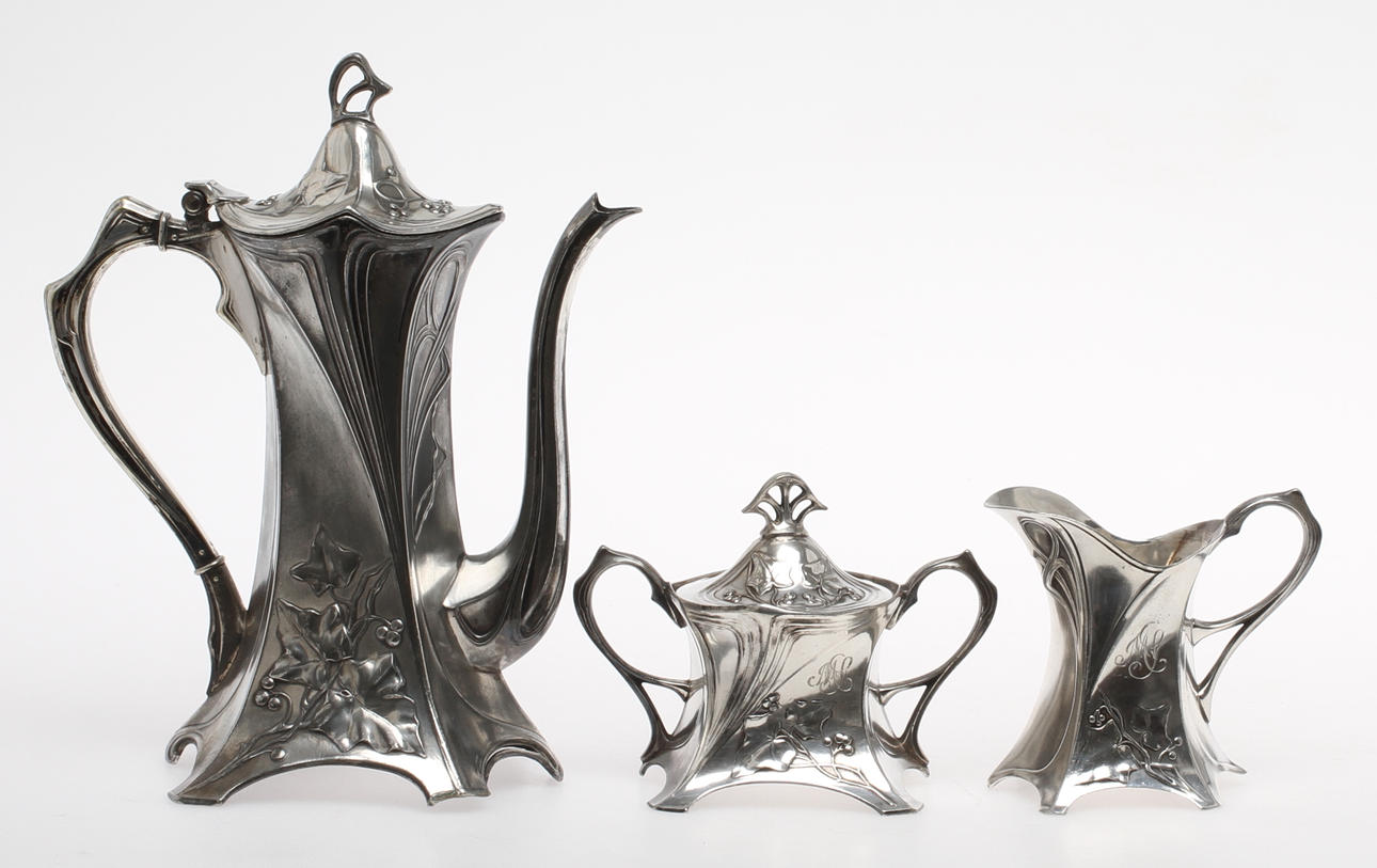 KAFFEKANNA, GRÄDDKANNA samt SOCKERSKÅL, nysilver, WMF (Württembergische Metallwarenfabrik), 1900-talets första del.