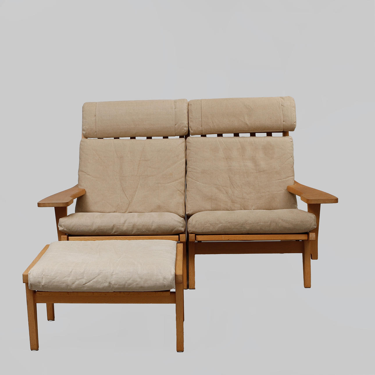 HANS J WEGNER. Modulsoffa GE-375, 2-sits, samt fotpall, Getama, Gedsted, Danmark.