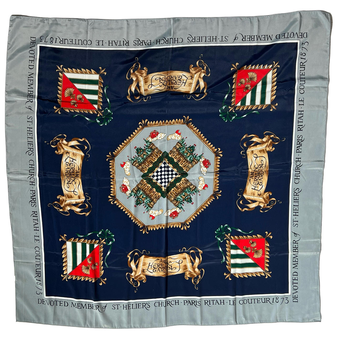 Seidentuch mit Kirchenmotiv.