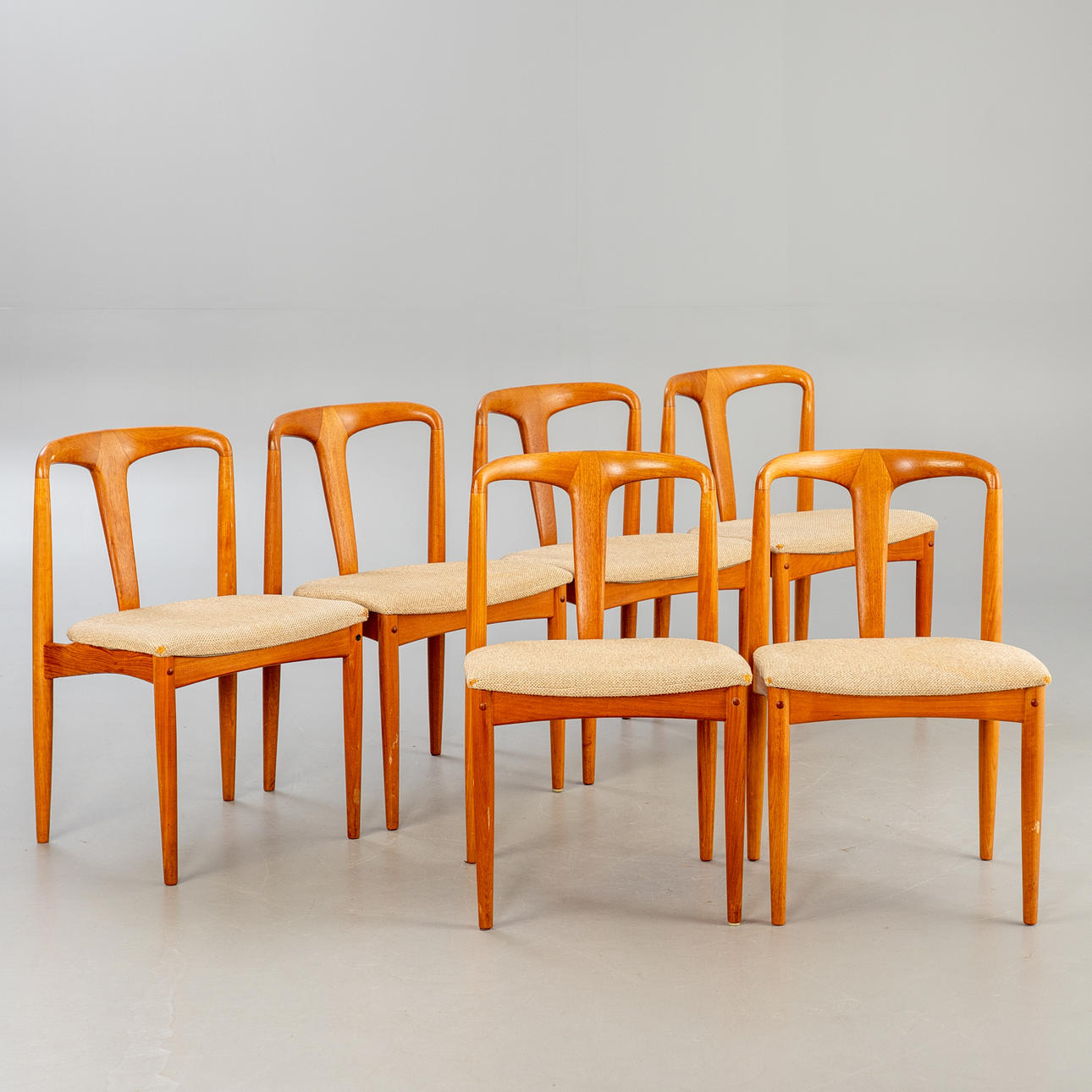 JOHANNES ANDERSEN. Teak stole „Juliane“ til Uldum, Danmark (6).