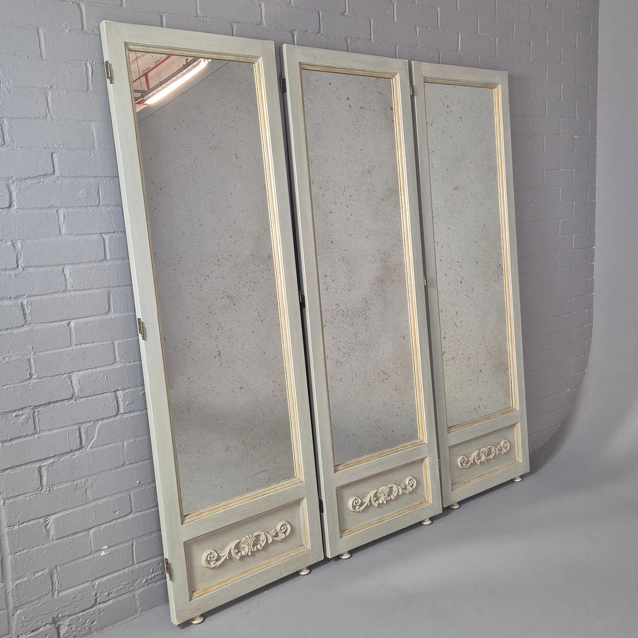 PATRICK IRELAND FRAMES BODENSCHIRM.