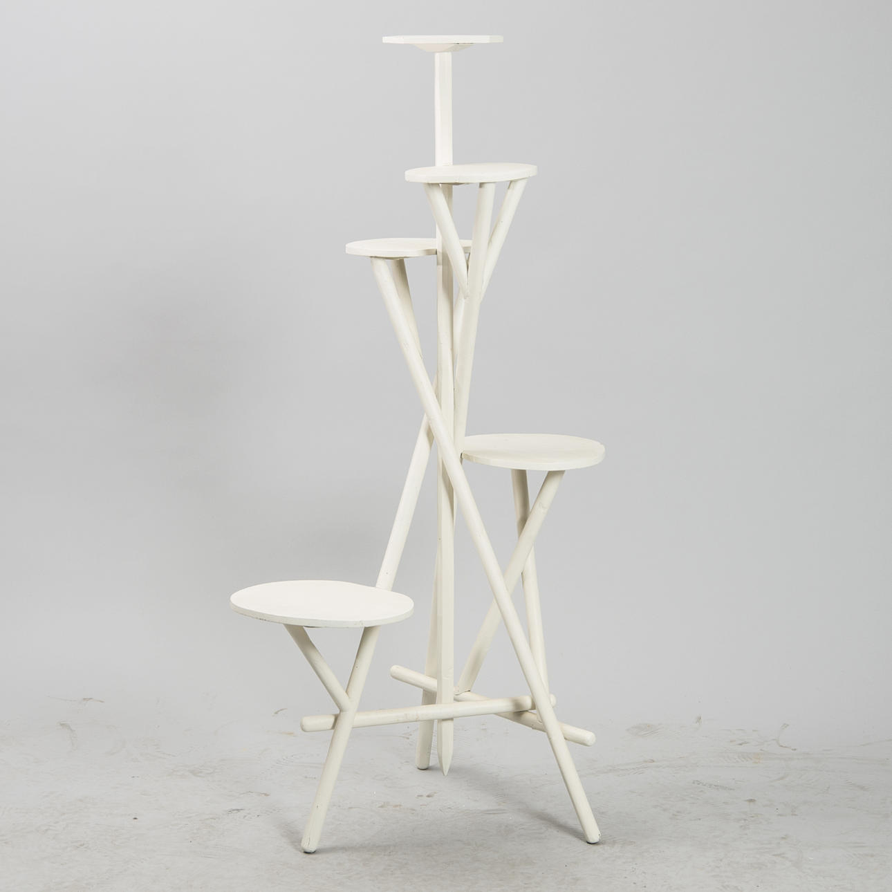 PIEDESTAL, vitmålat trä, 1900-tal.