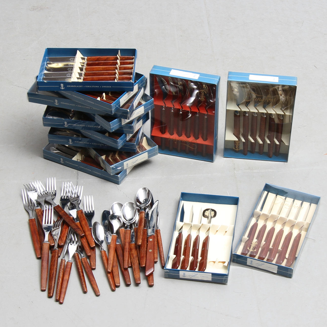 BESTICKSDELAR, 107 delar, Tunafors-serien, Jernbolaget, Eskilstuna.