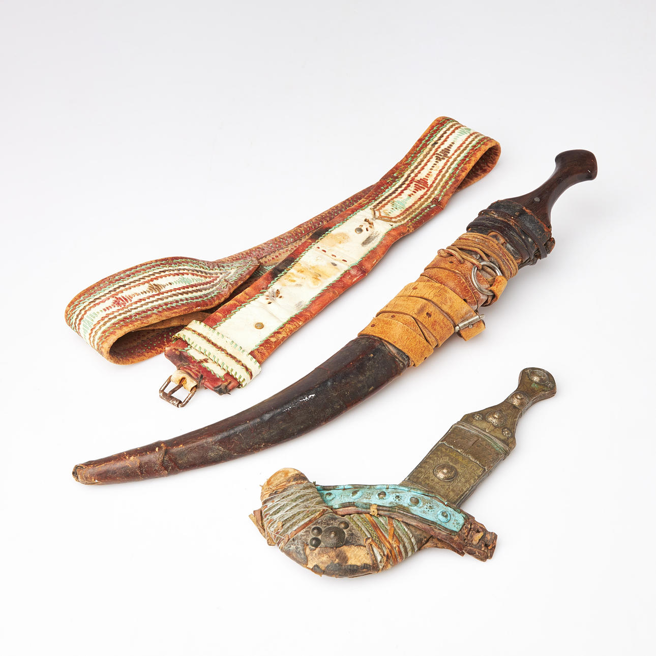 LEGGINGS. 2 Stück, einschließlich Jemen, mit Gürtel.