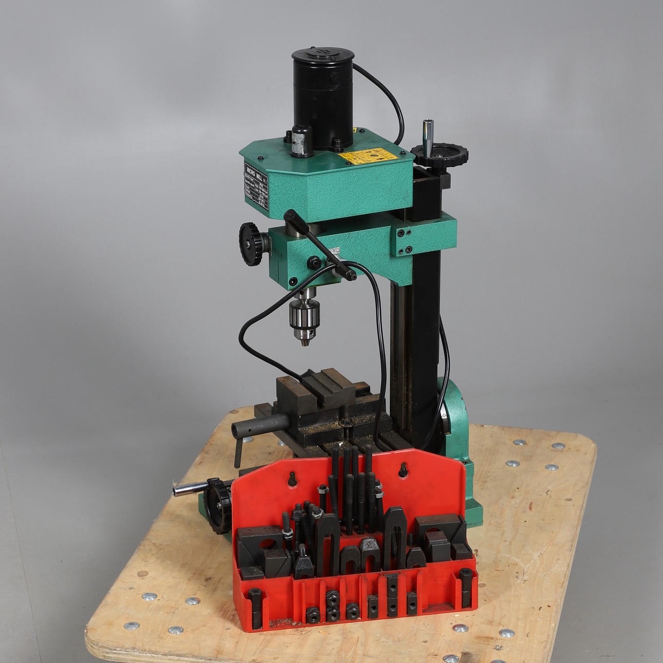 MICRO - PRECISION MILLING MACHINE.