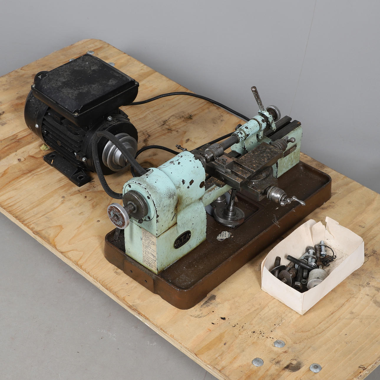 PULTRA - METAL WORKERS LATHE & MOTOR.