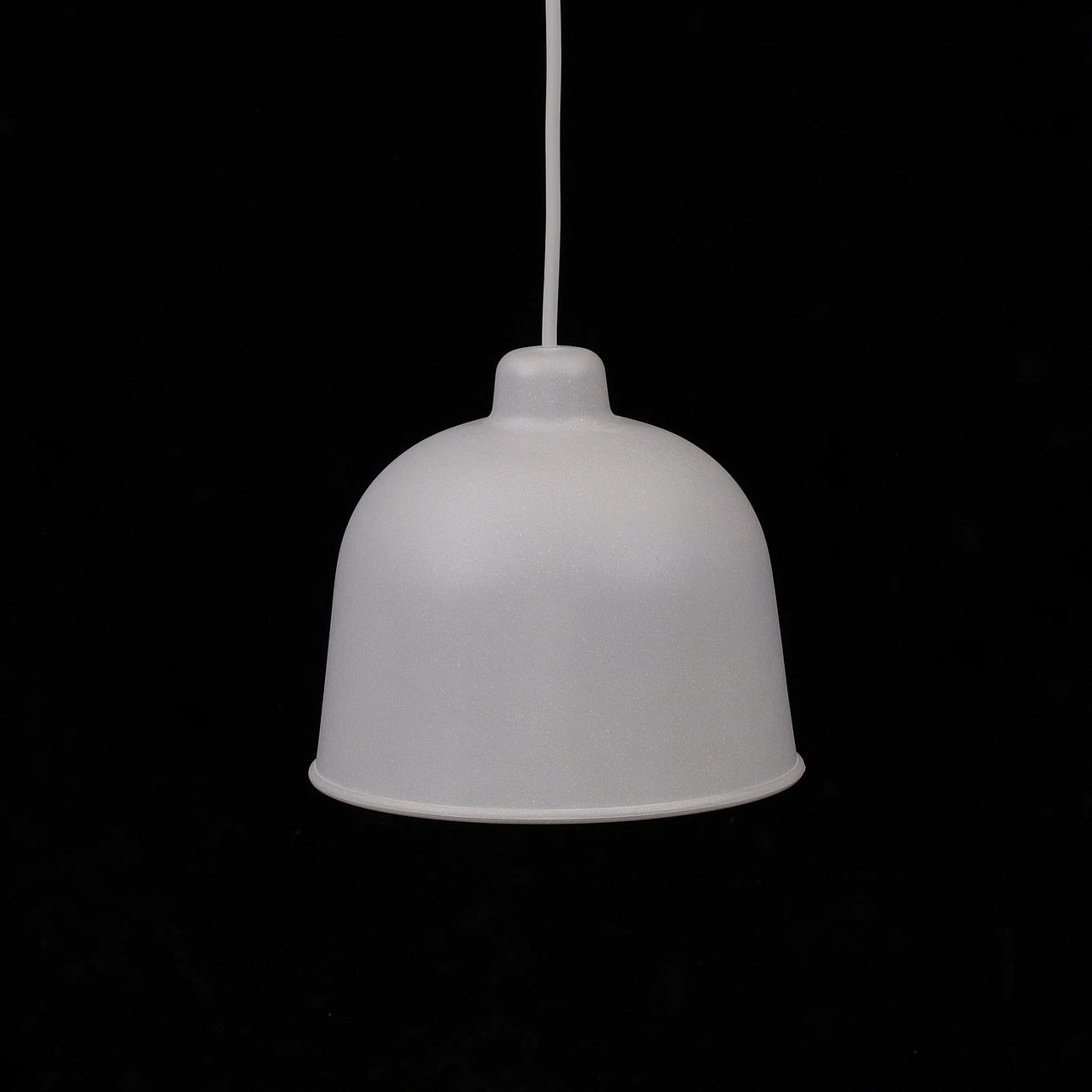 THOMAS BERNSTRAND. Deckenlampe, Grain Pendelleuchte, Muuto, 2000er.