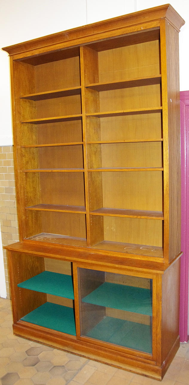 BOKHYLLA MED VITRINSKÅP, ek, tidigt 1900-tal.