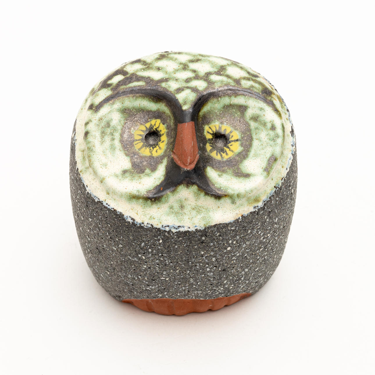 THOMAS HELLSTRÖM. Figurine, glazed earthenware, “Uggla”, stamped Nittsjö.