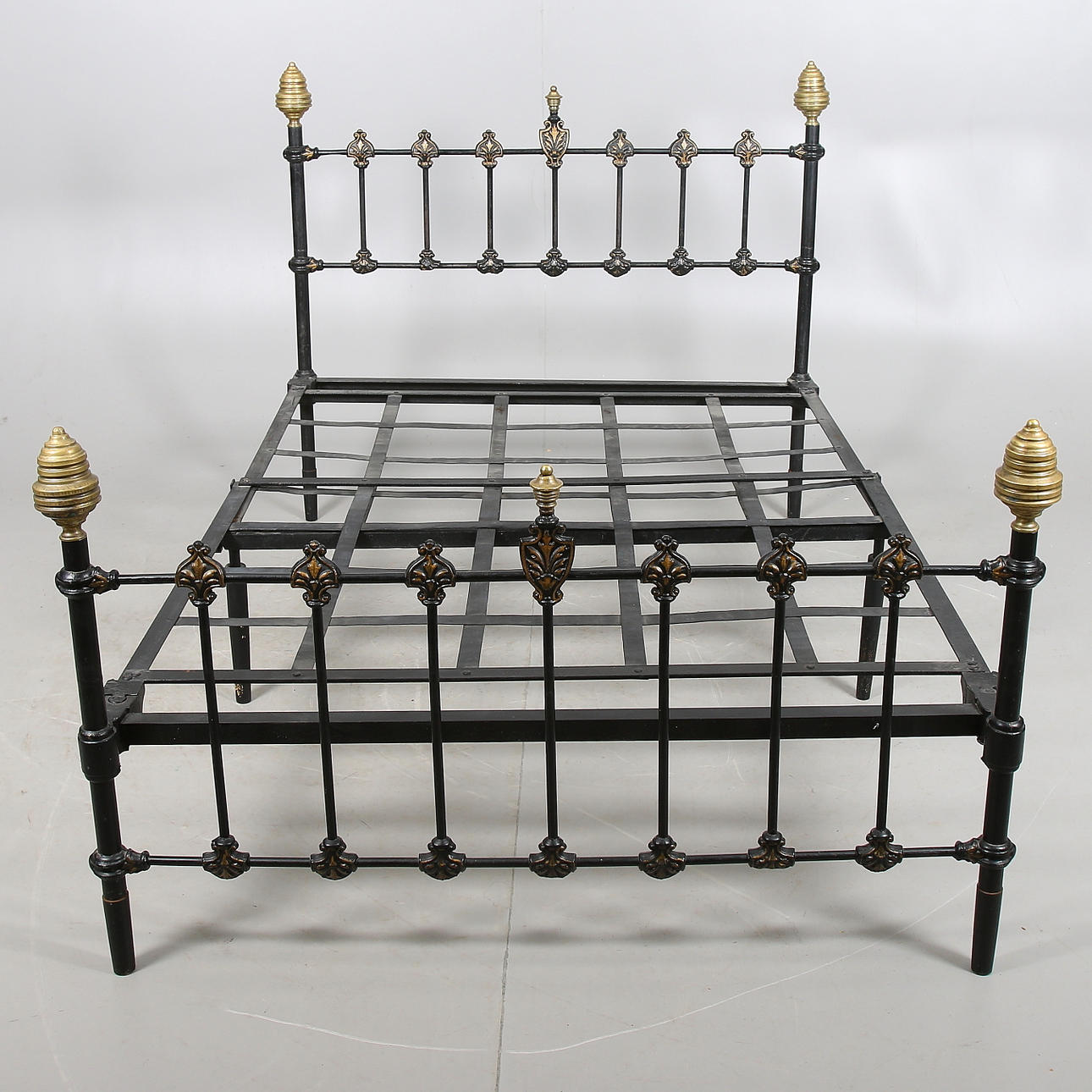 JÄRNSÄNG, 1900-talets början.