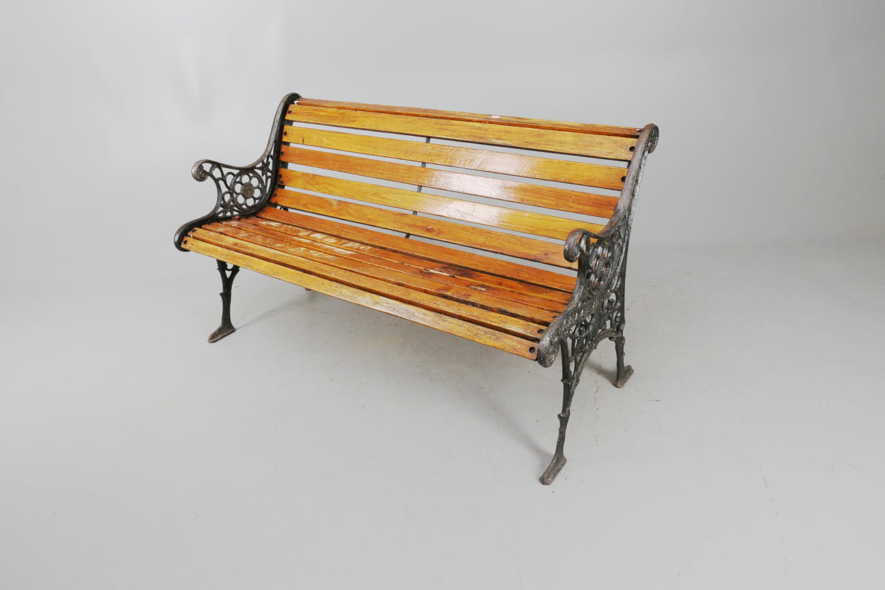 TRÄDGÅRDSSOFFA ,gjutmetall.