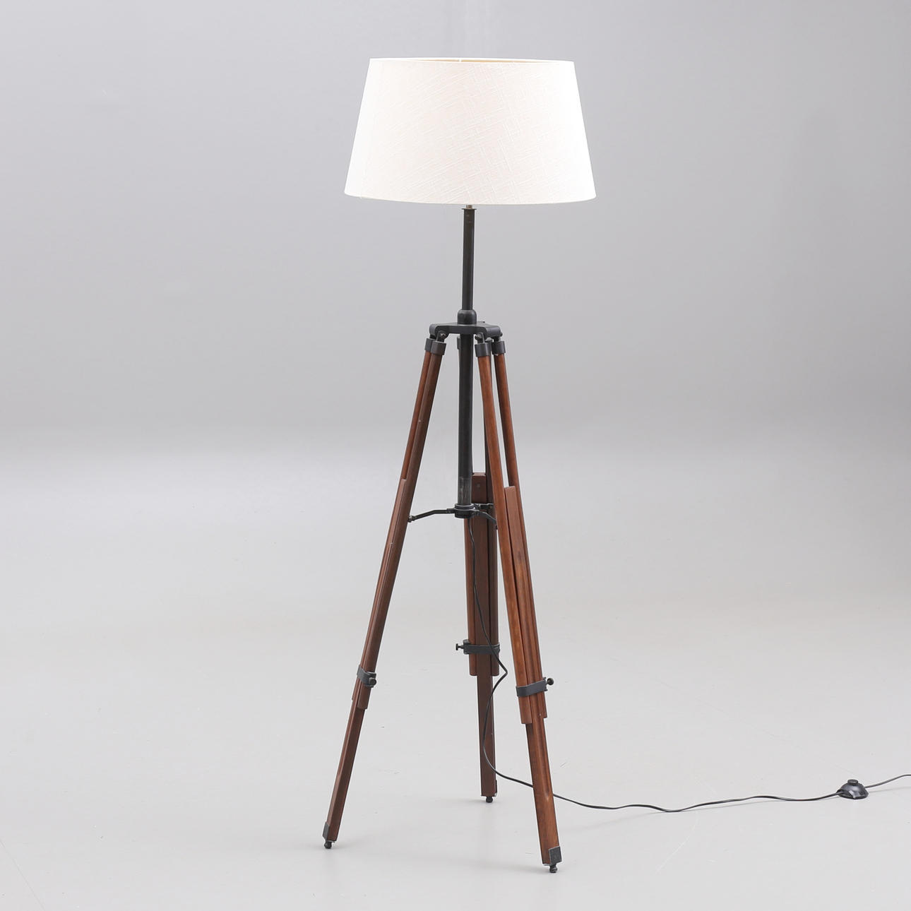 FLOOR LAMP, on adjustable leg stand, contemporary.