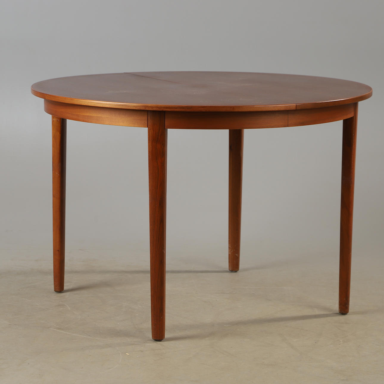 MATBORD, valnöt, 1900-talets mitt.