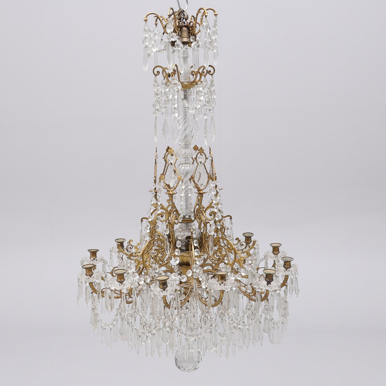 CANDELABRO, LATÓN Y CRISTAL, OSCARIANO.