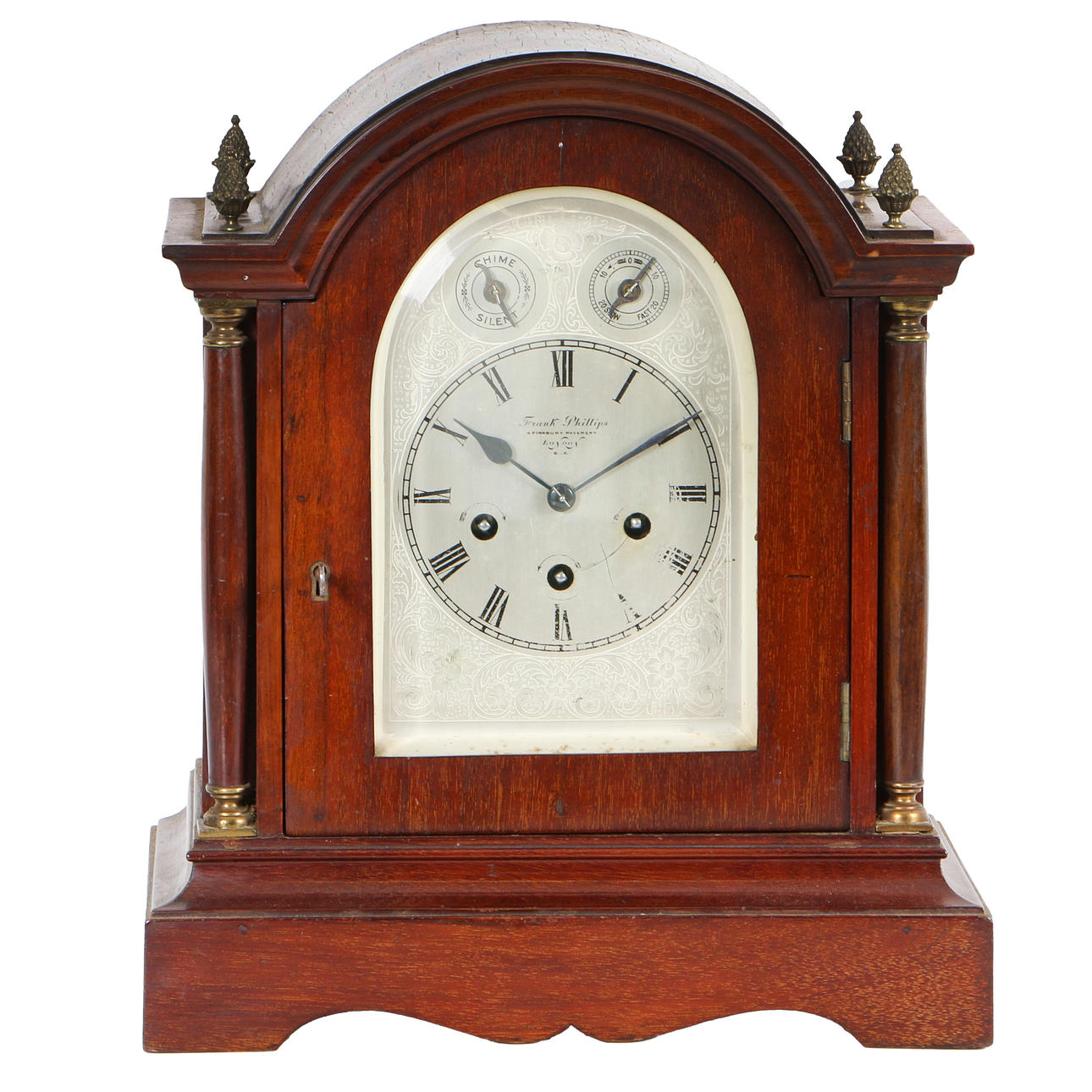AN EARLY 20TH CENTURY MAHOGANY JUNGHANS BRACKET CLOCK.