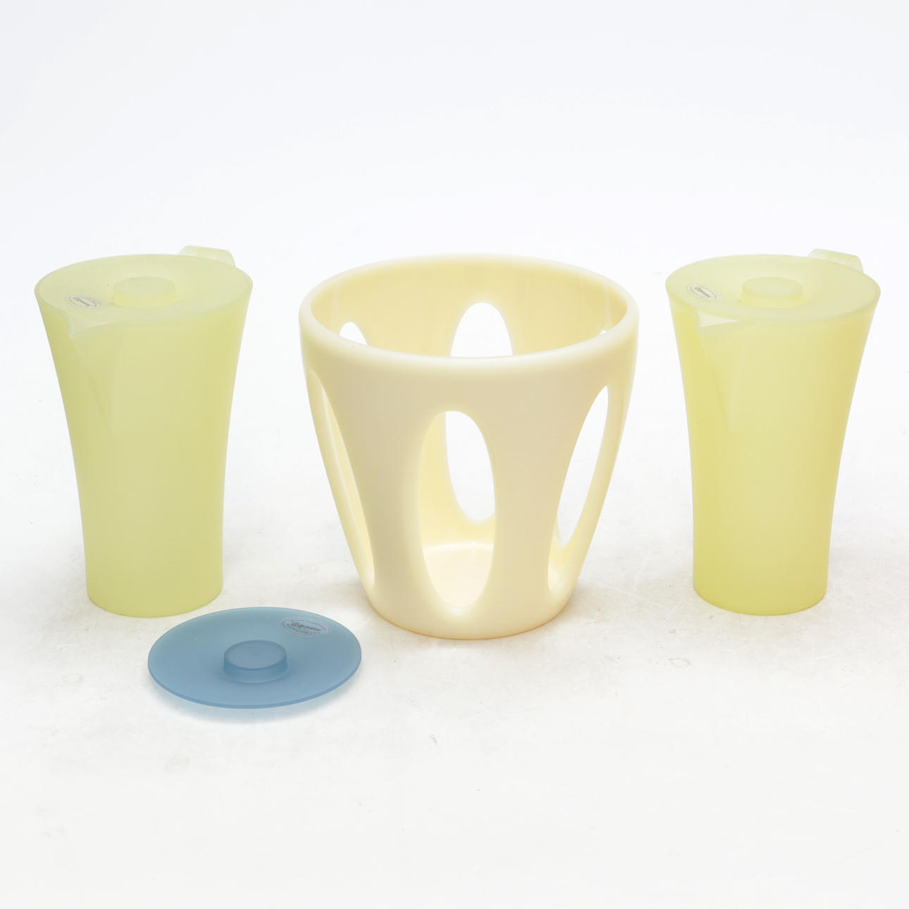 A set of 3 plastic objects, Guzzini, Italy, ca 2000.