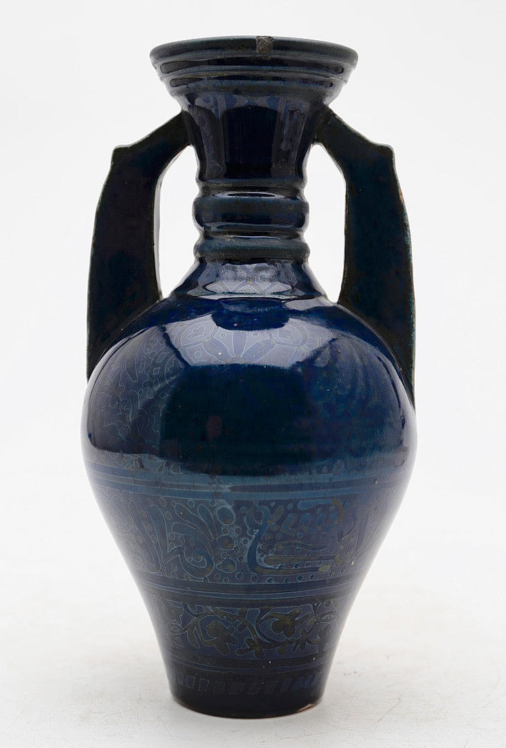 Spanish-Arab style vase in metallic reflection earthenware, probably from Manises, first half of the 20th Century.