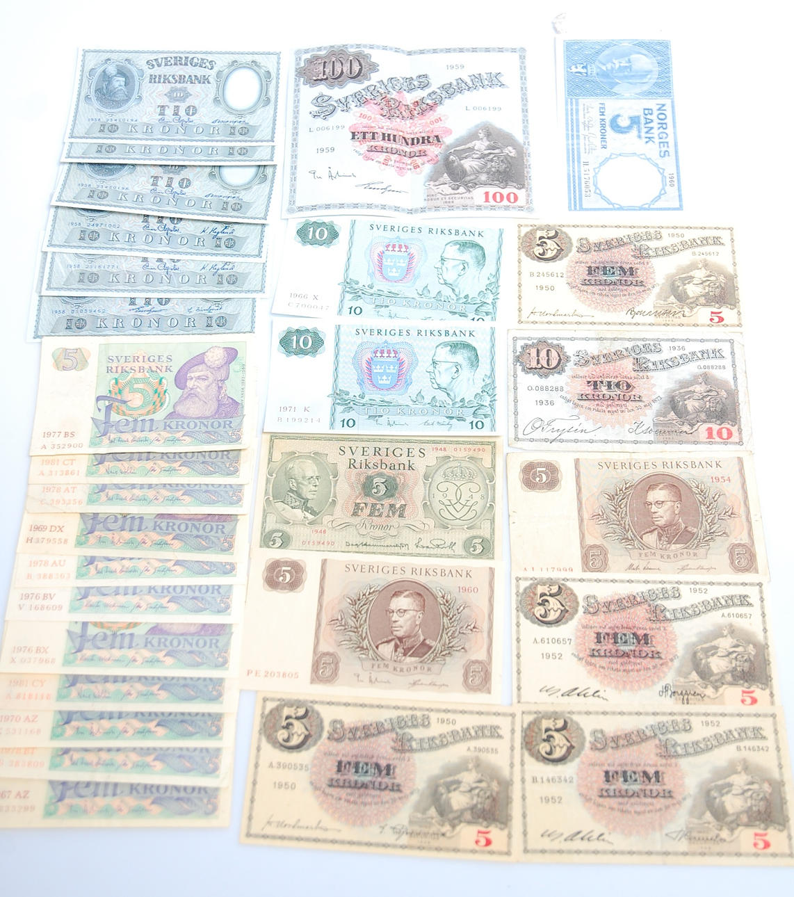 SEDLAR, 28 st, svenska 1 st Norsk 1940-1970 tal.