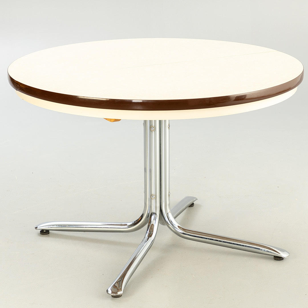 Extendable dining table, 1970s.