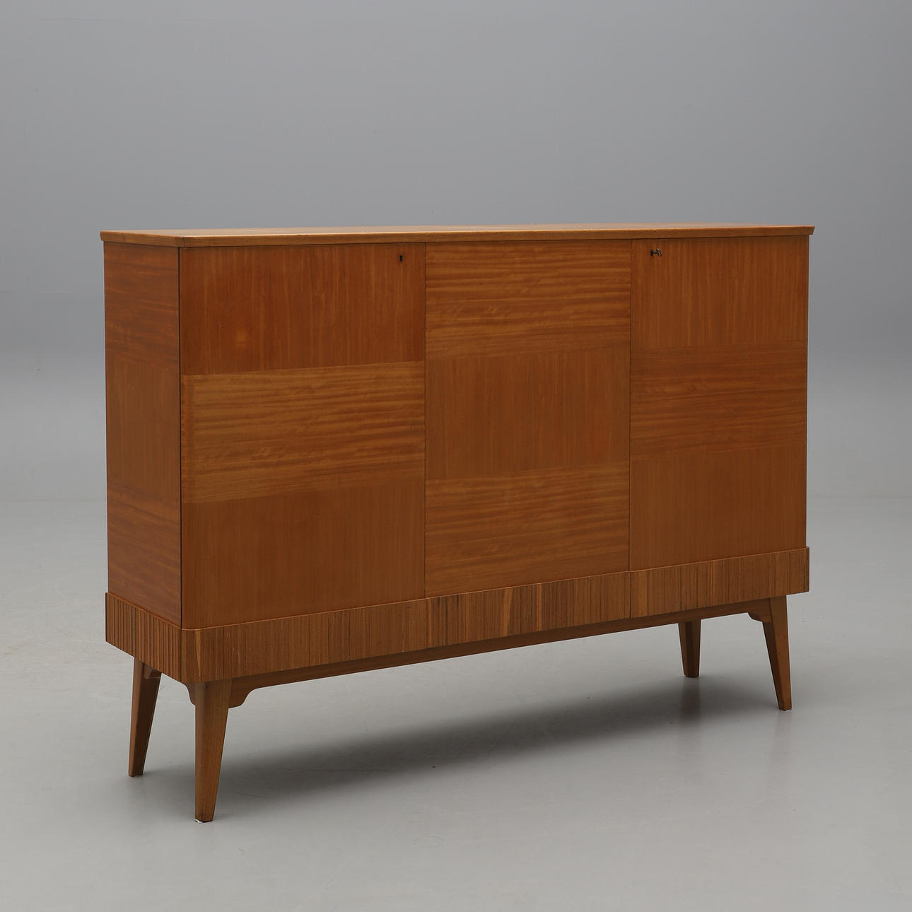 CARL-AXEL ACKING. Attributed. Sideboard, AB Svenska Möbelfabrikarna, Bodafors, 1940s/50s.