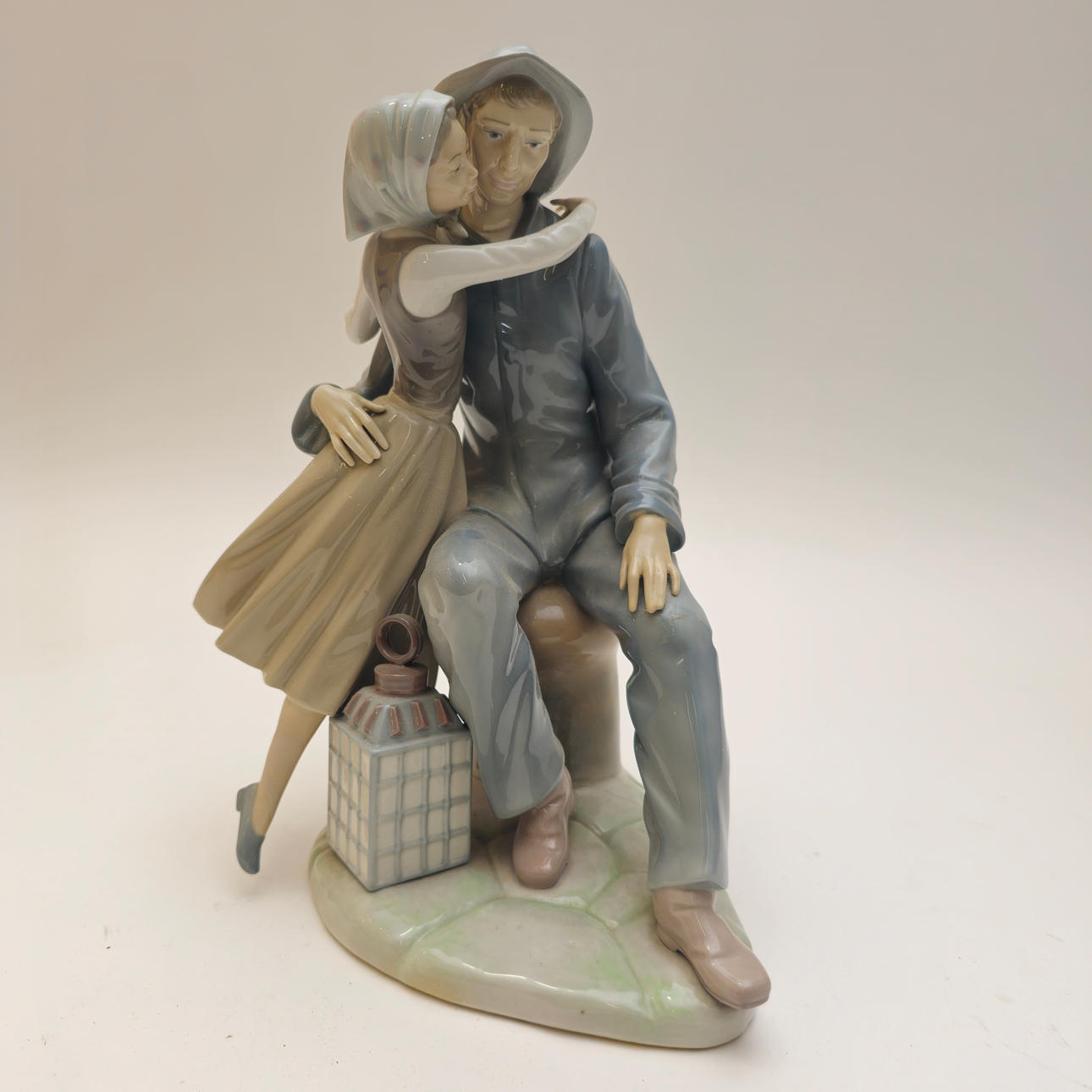 FIGUR AF LLADRO, FAR OG DATTER.