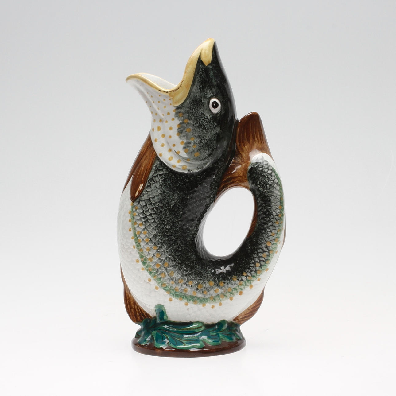 VAS / KANNA, majolika, 18/1900-tal.