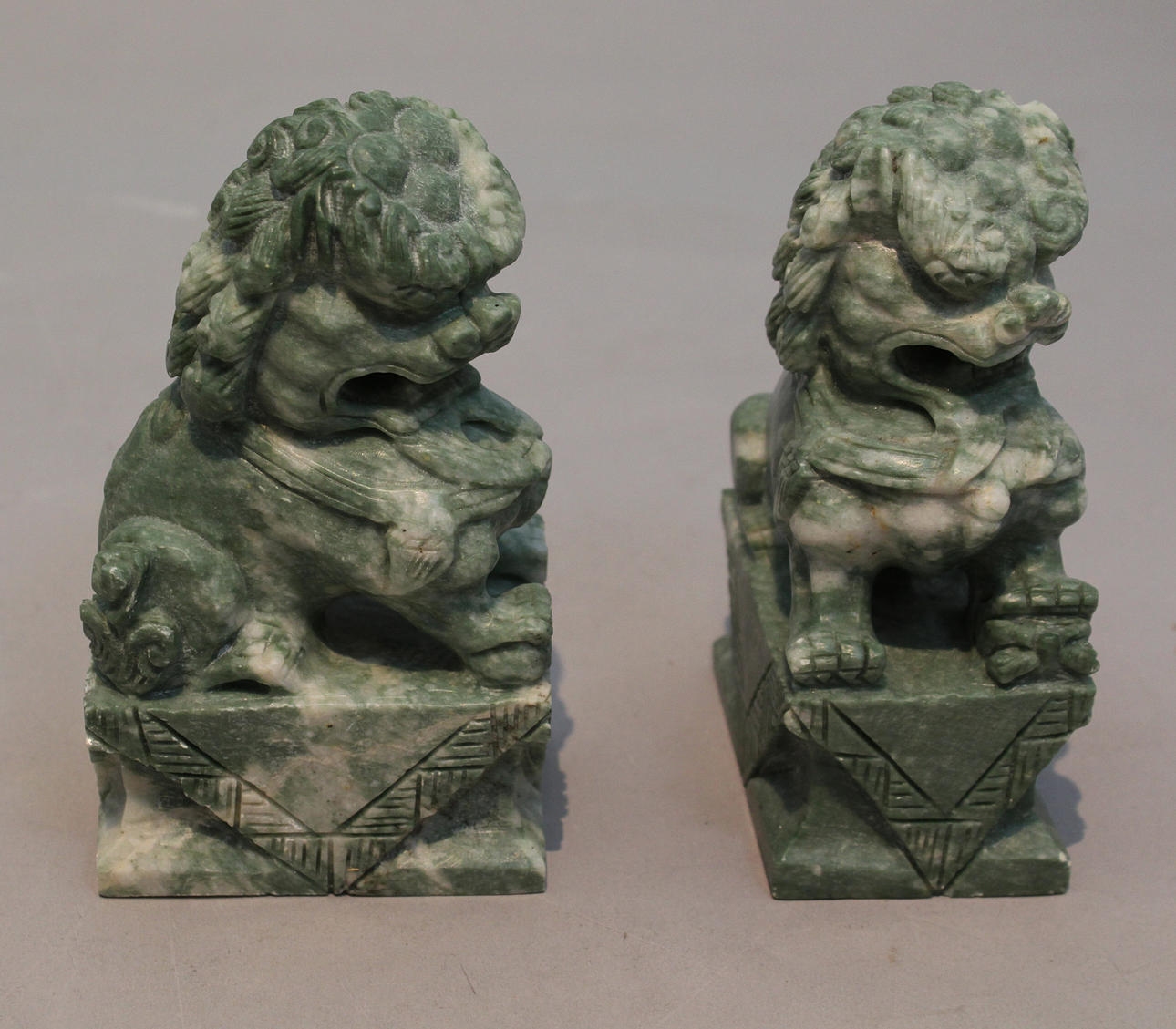 FOHUNDAR, ett par, sten, Kina, 1900-tal.