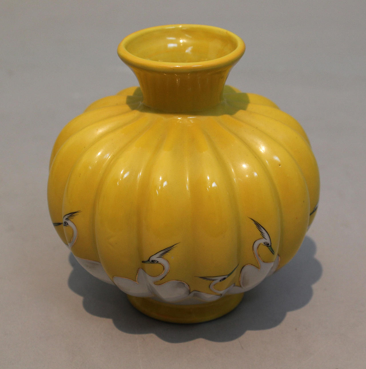 VAS, porslin, med tranor. Japan. 1930-tal.