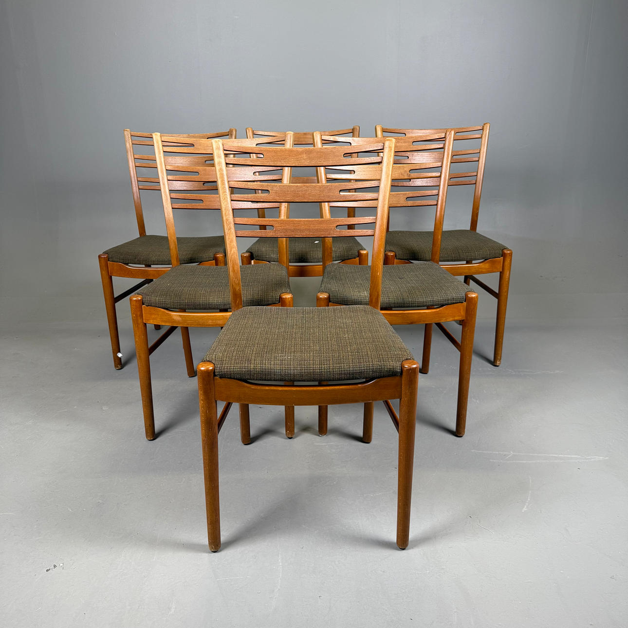 Ein Satz von 6 Stühlen, Modell 219, Farstrup, Dänemark.