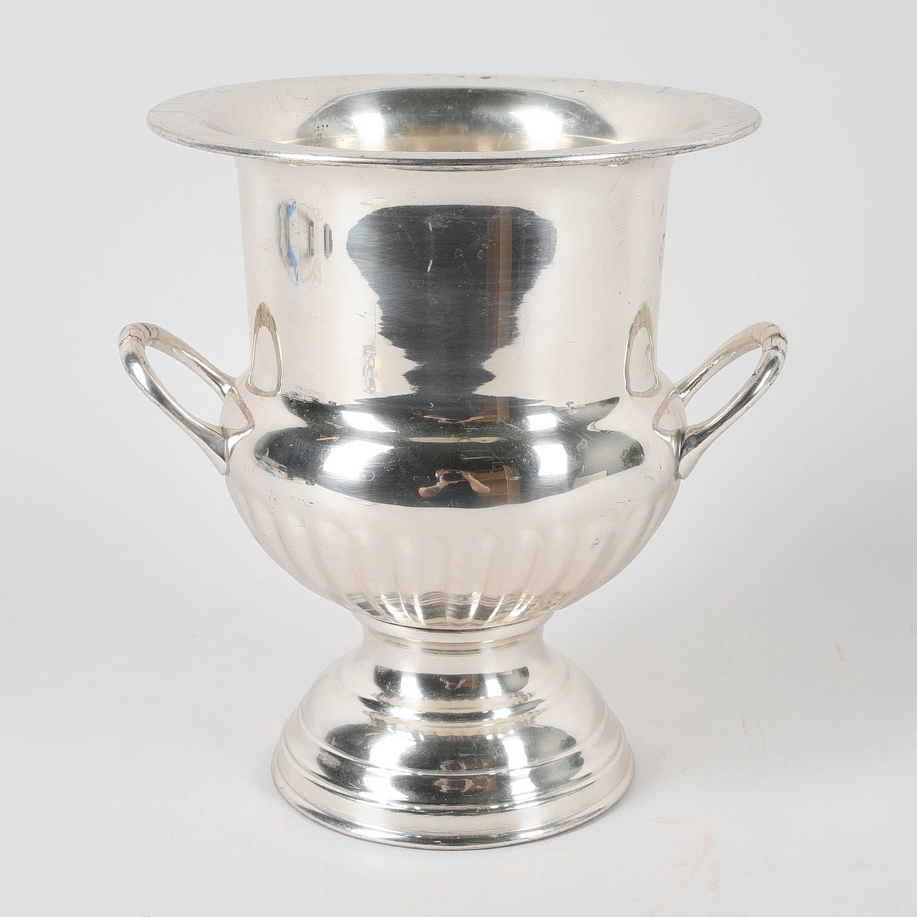 CHAMPAGNEKYLARE, vitmetall, 1900-tal.