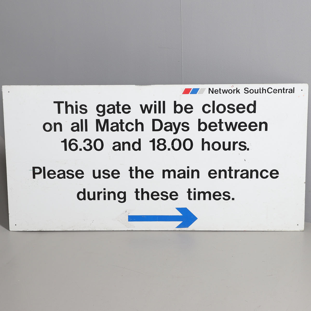 ET NETVÆRK SYD FOR HOVEDBANEGÅRDSSKILT.