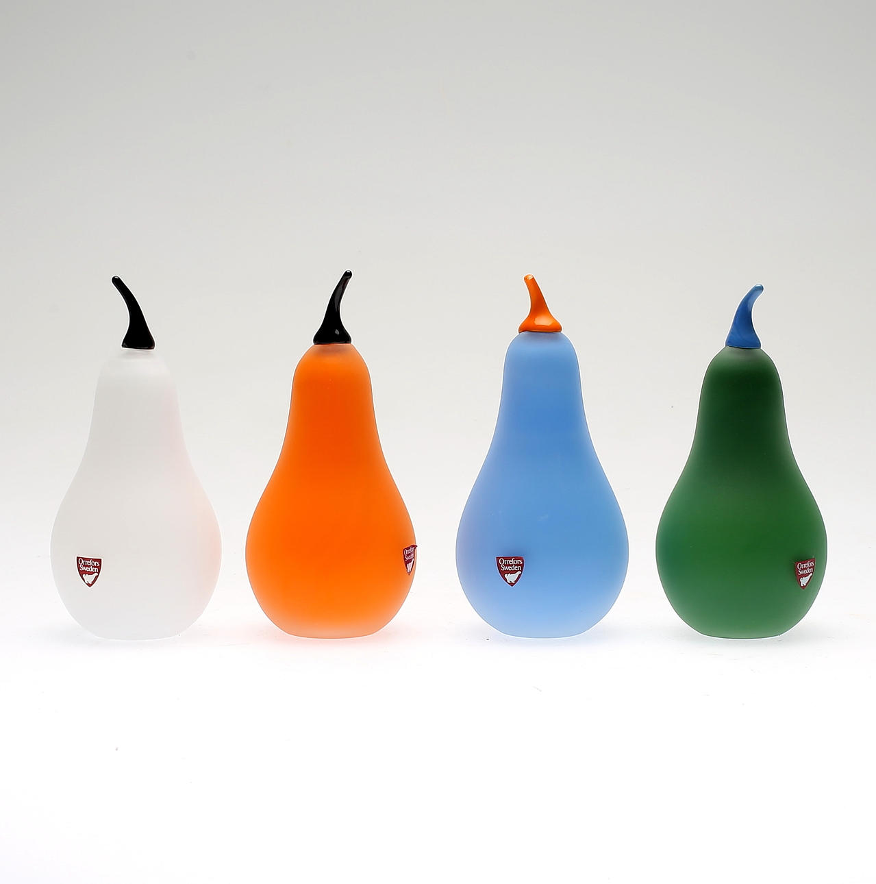 ANNE NILSSON. 4 st, glas, figurer, Orrefors, signerade och numrerade.