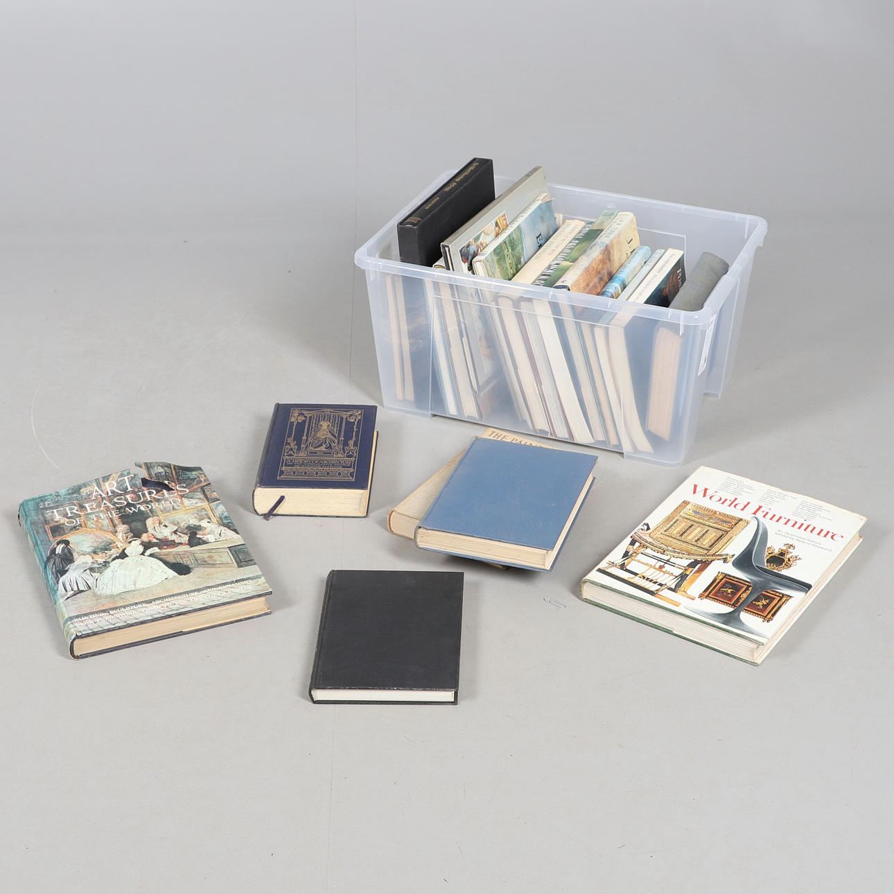 A COLLECTION OF ART REFERENCE BOOKS.