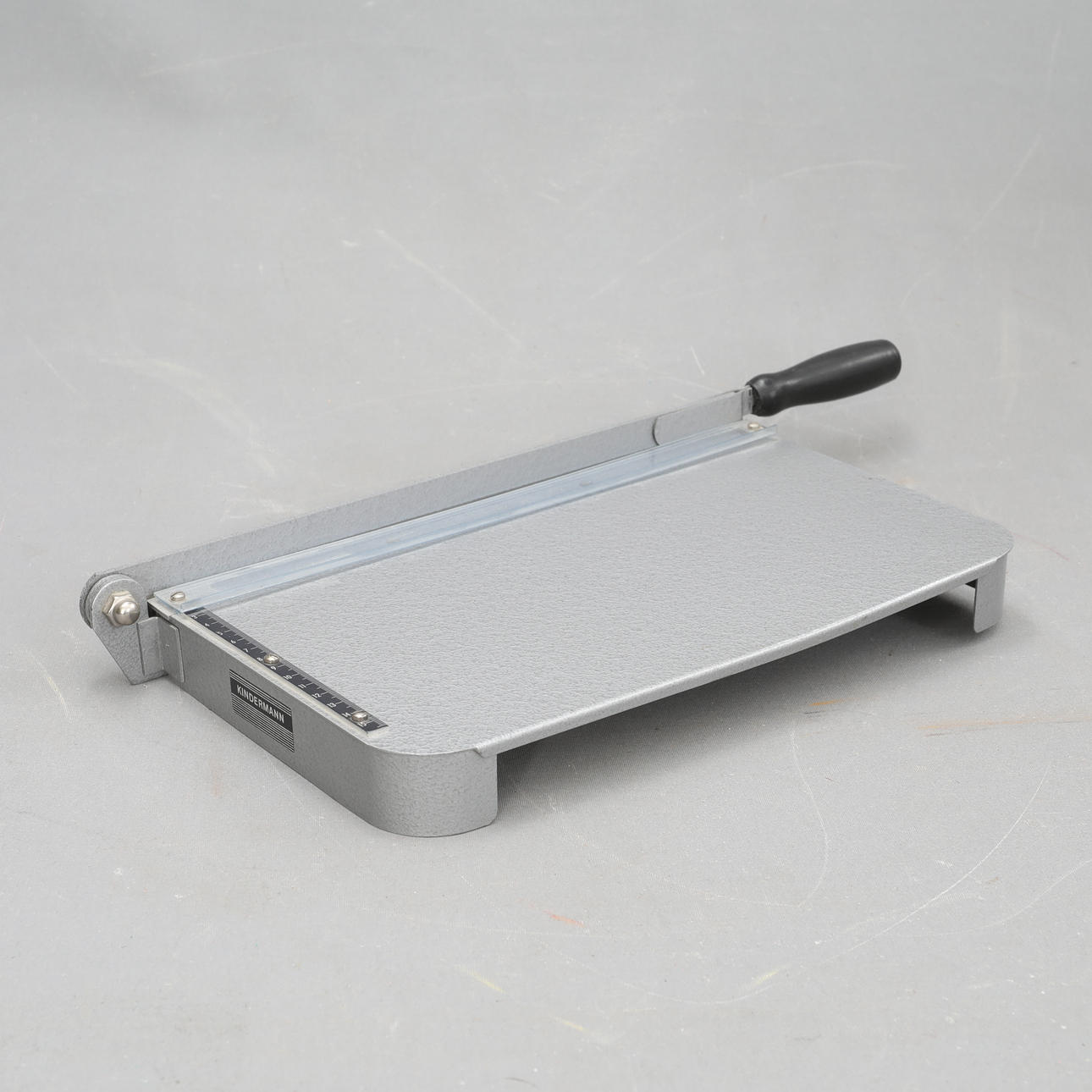 CUTTING MACHINE, metal.