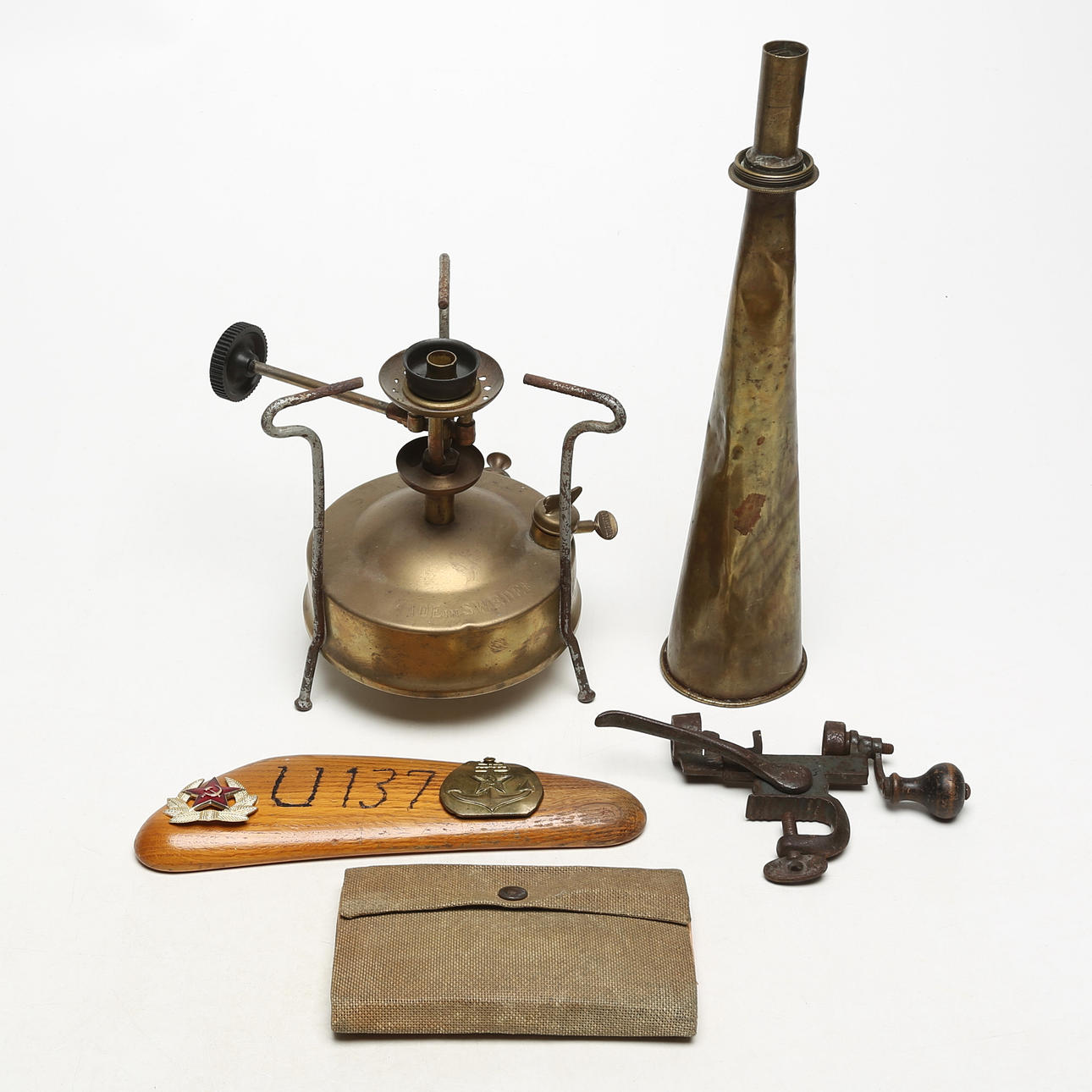 COLLECTION TEKNICA, but also ration card and badge.