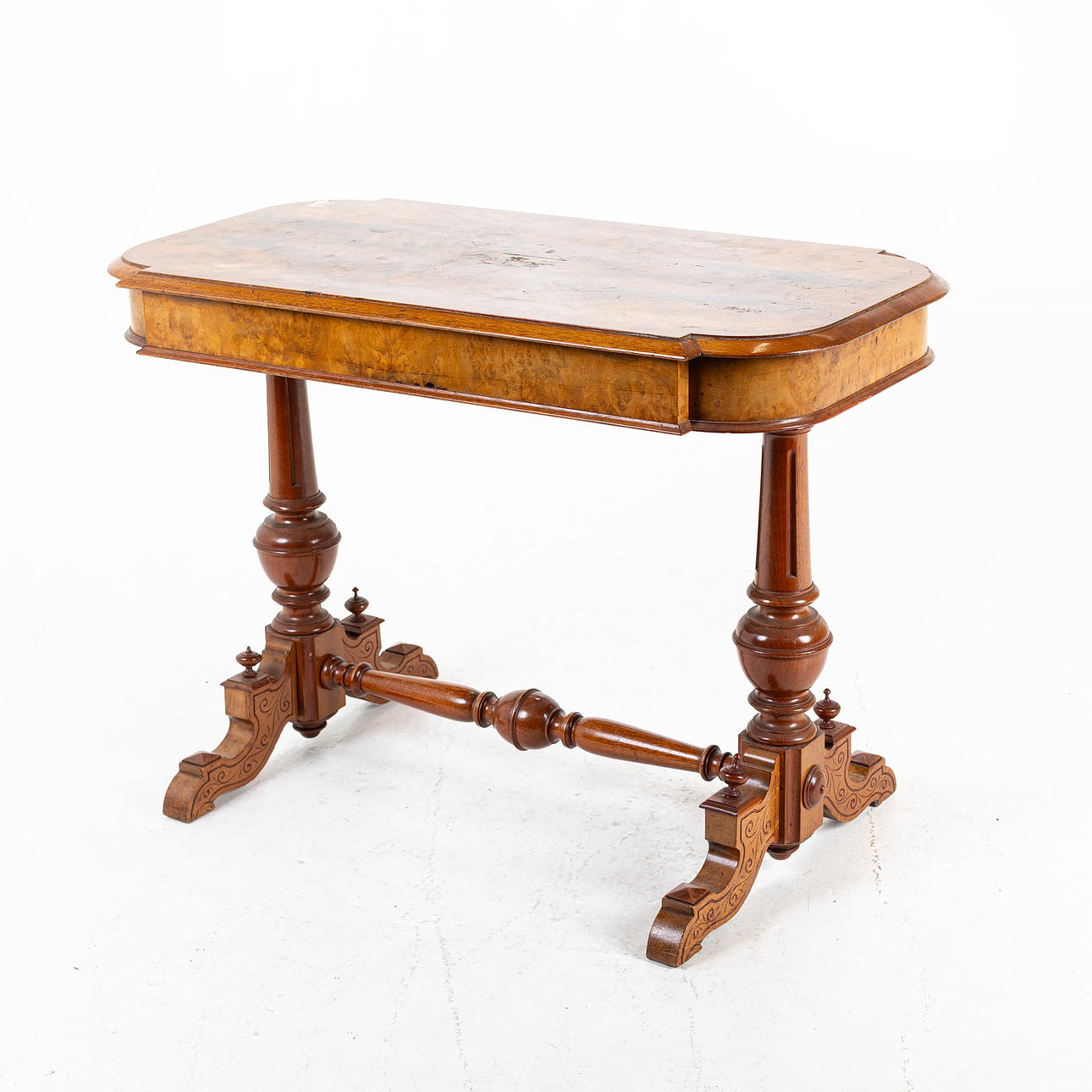 A late 19th century Neo-Renaissance table. Furniture - Tables - Auctionet