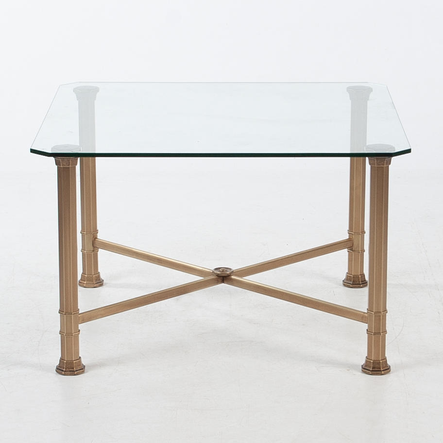 SIDE TABLE/COFFEE TABLE.