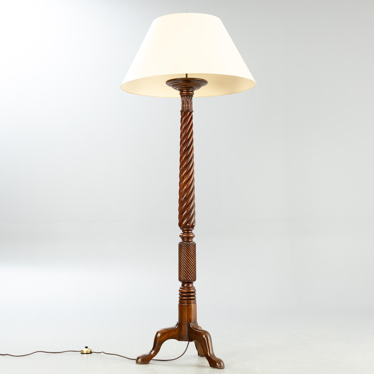 Floor lamp with twisted shaft, England, 19th Jh.