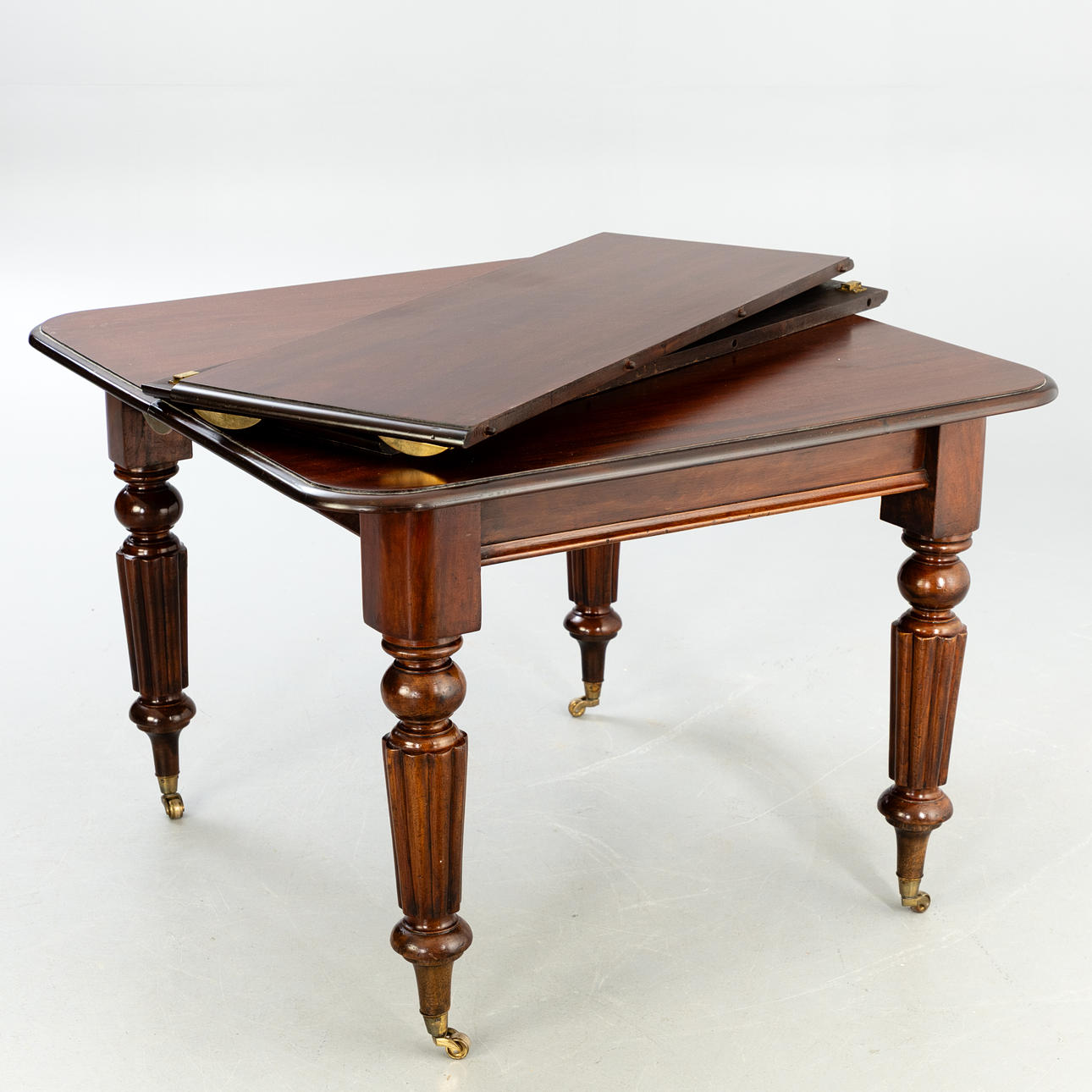 Extendable table, England, 19th Jh.